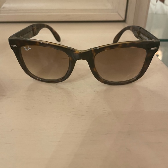 Foldable Ray Ban Wayfarer Sunglasses